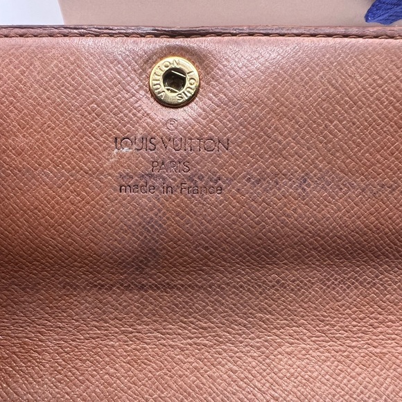 Louis Vuitton Sarah Monogram Leather Wallet - Date Code TH1927 - Picture 7 of 10